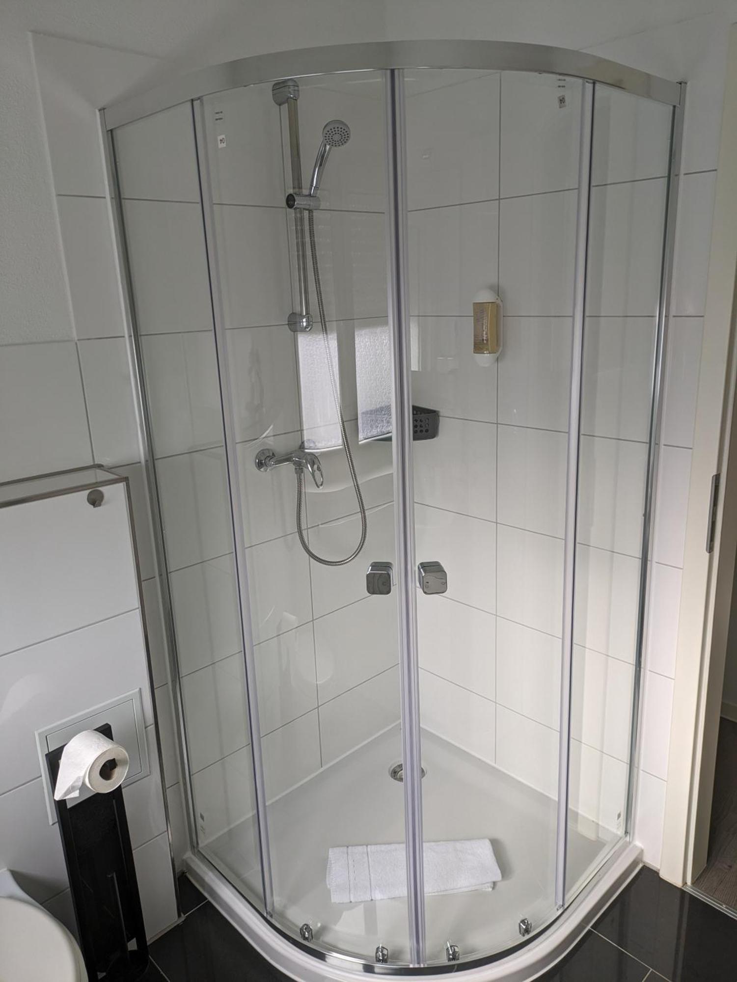 Hotel Ari 카이저슬라우테른 외부 사진
