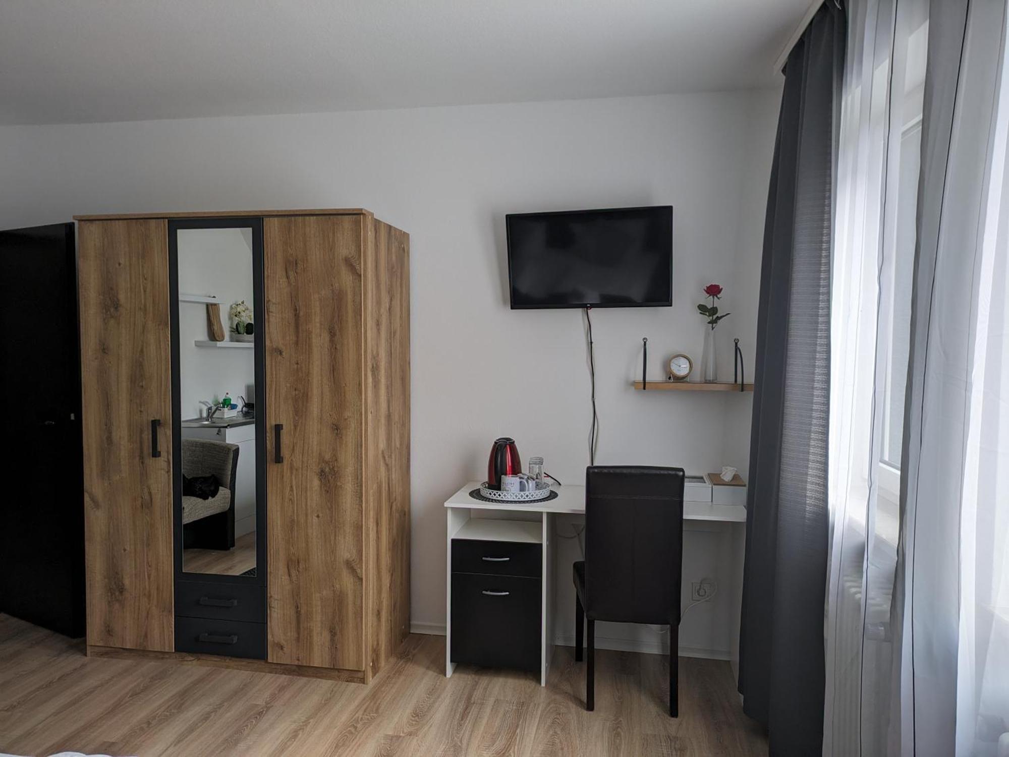 Hotel Ari 카이저슬라우테른 외부 사진