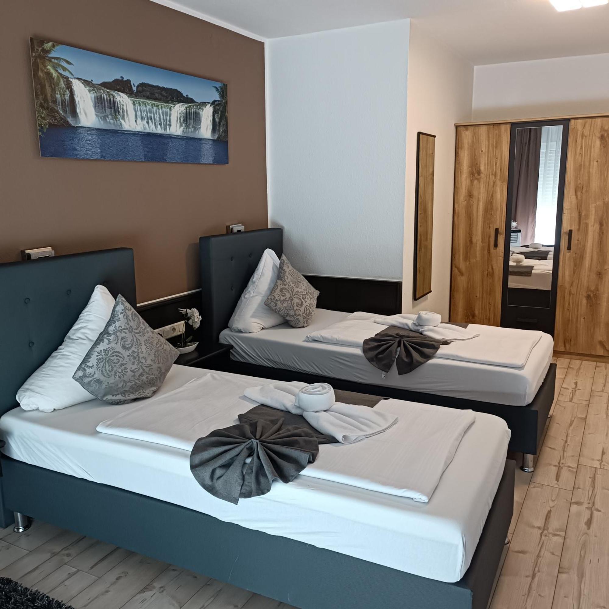 Hotel Ari 카이저슬라우테른 외부 사진