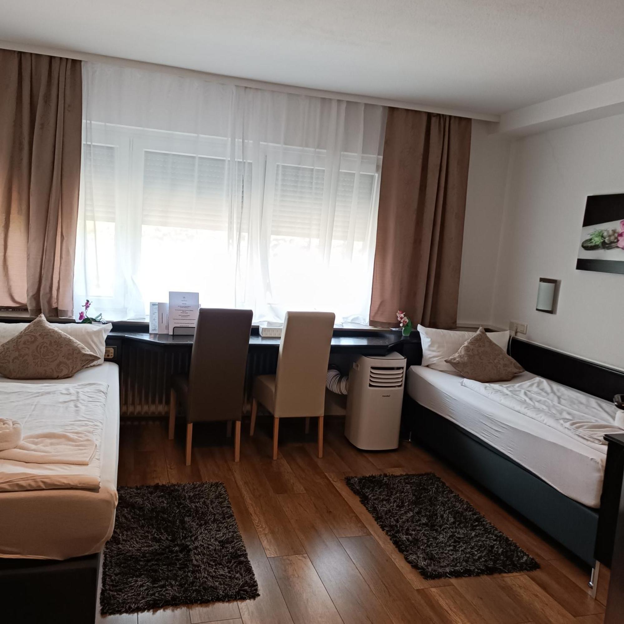 Hotel Ari 카이저슬라우테른 외부 사진