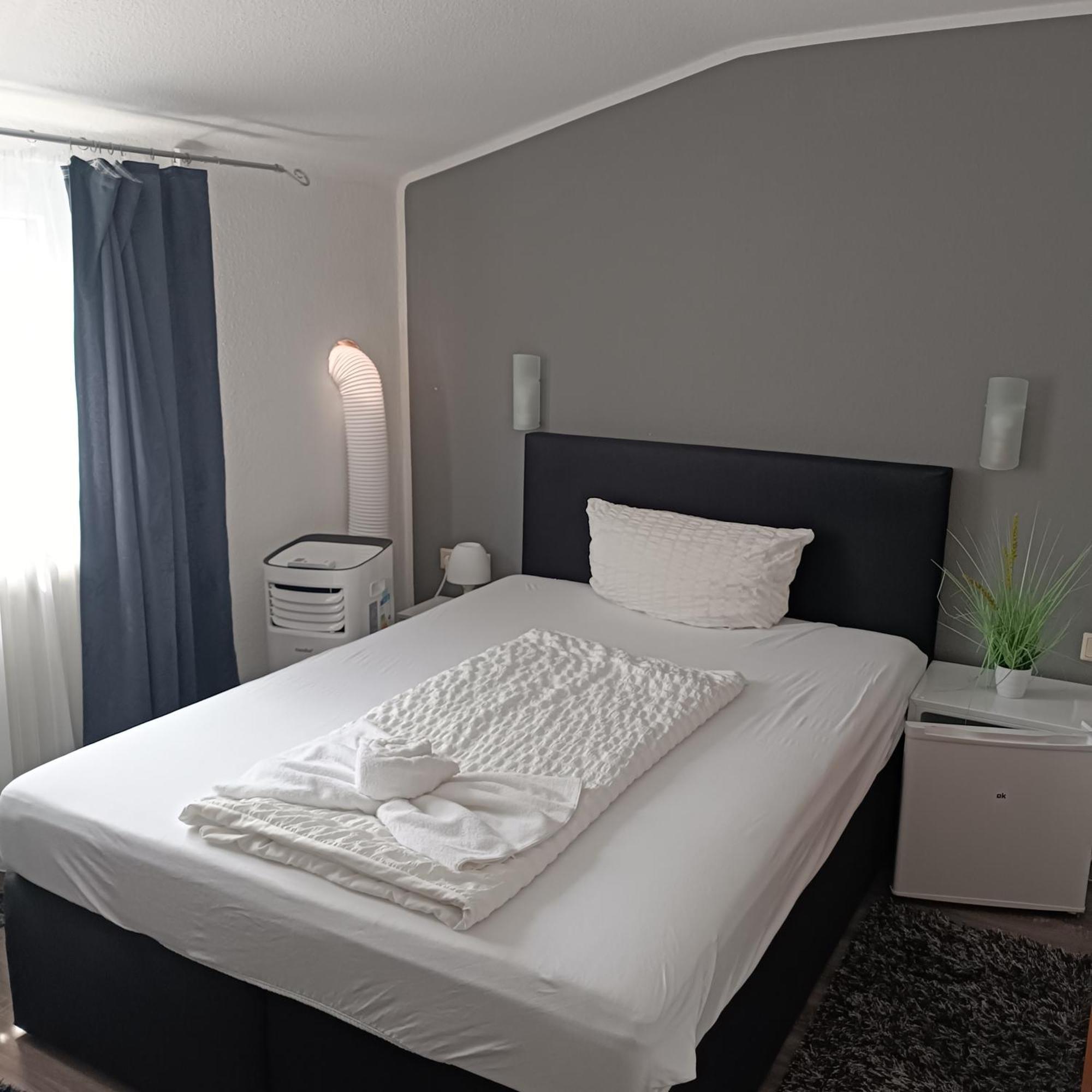Hotel Ari 카이저슬라우테른 외부 사진