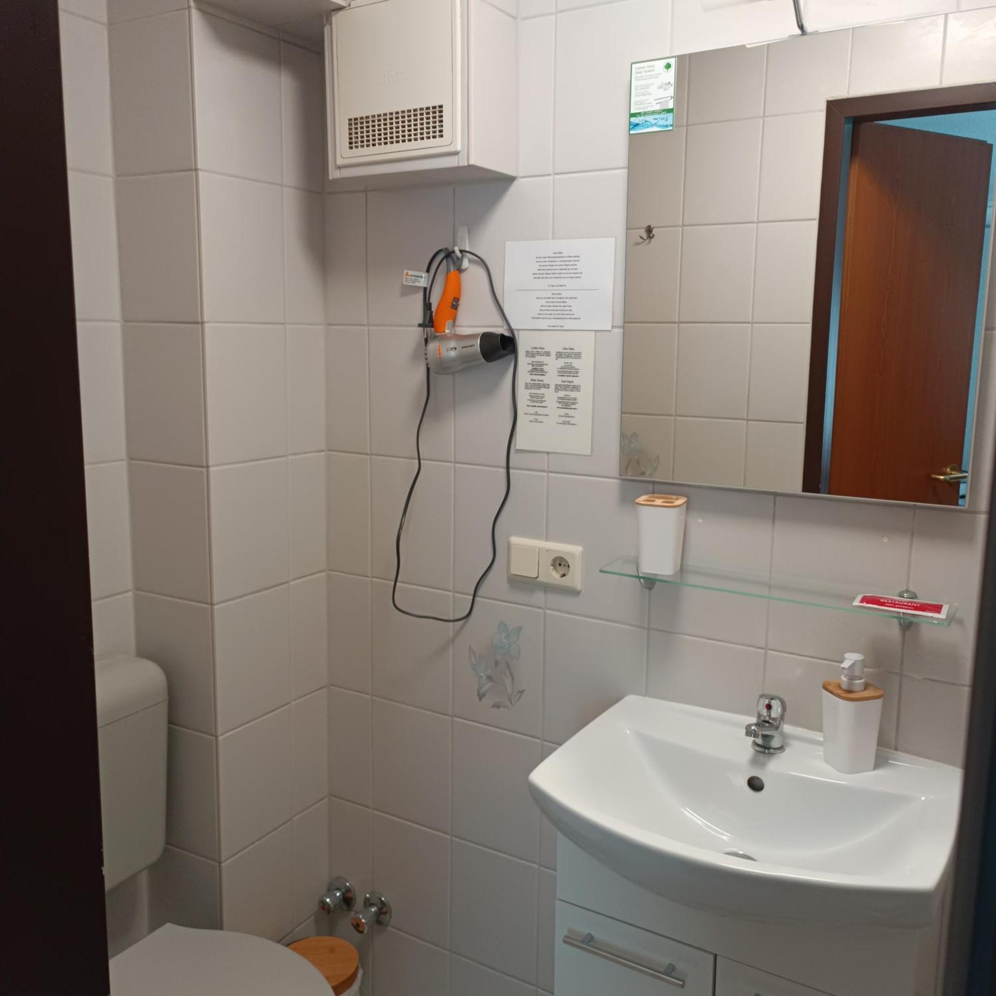 Hotel Ari 카이저슬라우테른 외부 사진